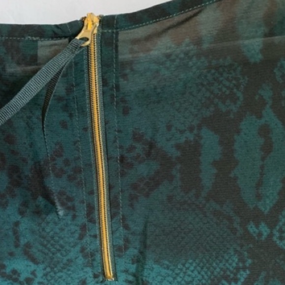 THE LIMITED Green Ombré Snake Print Blouse - Picture 3 of 5